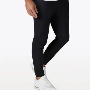 CUTS AO JOGGERS